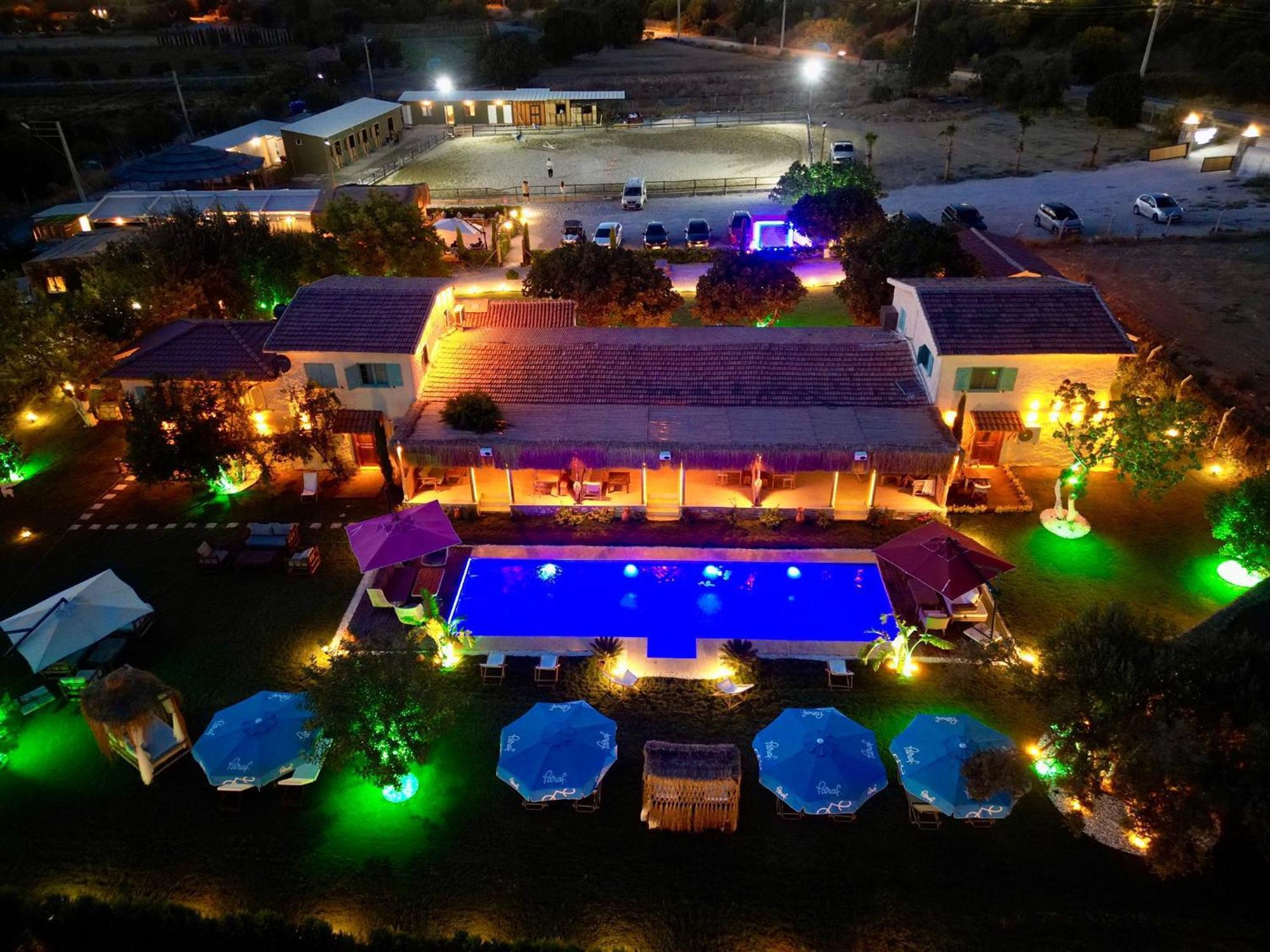 Ride And Stay Çeşme Exterior foto