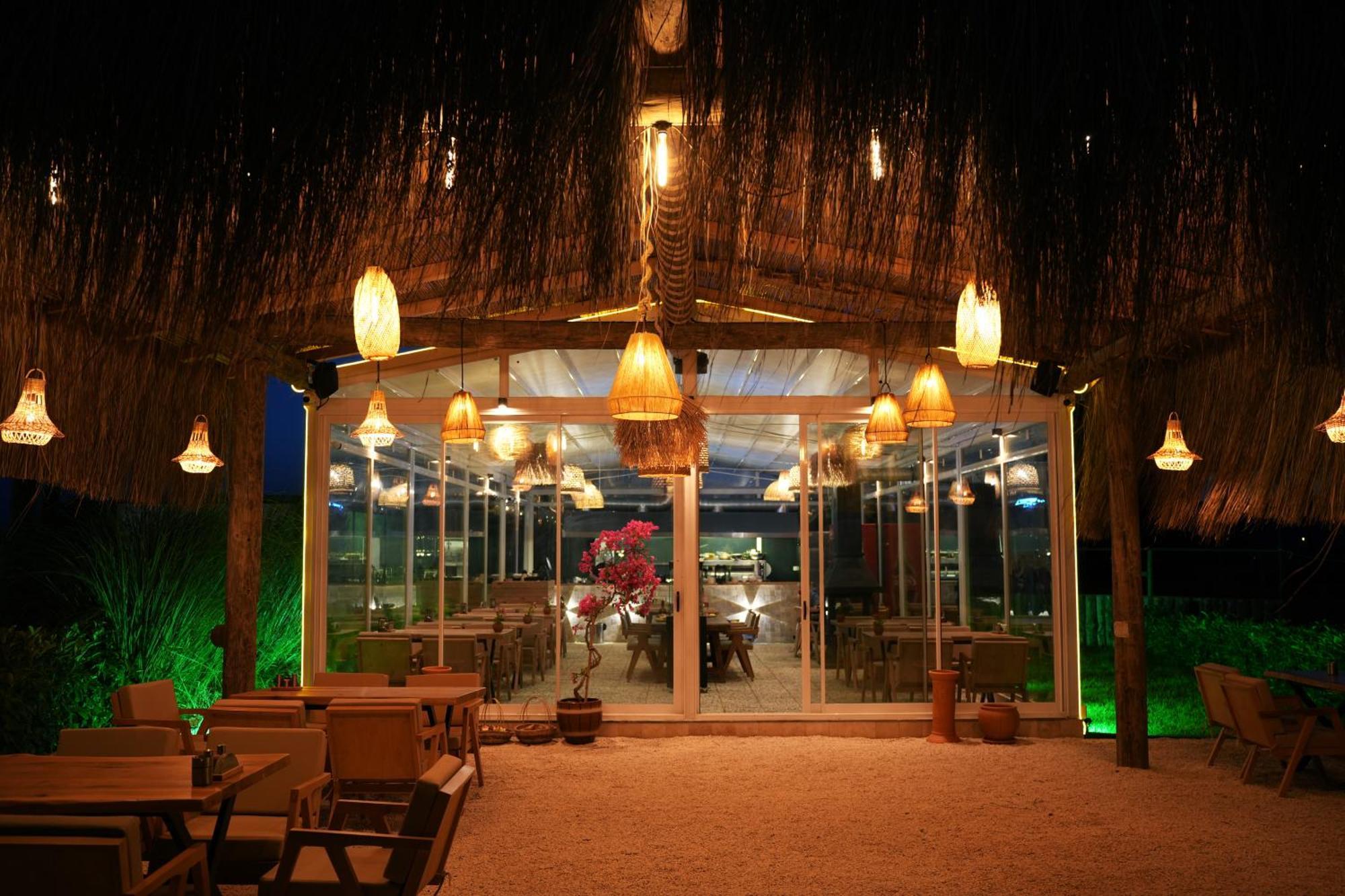 Ride And Stay Çeşme Exterior foto